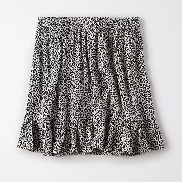 American Eagle High-Waisted Leopard Print Mini Skirt - Picture 4 of 10